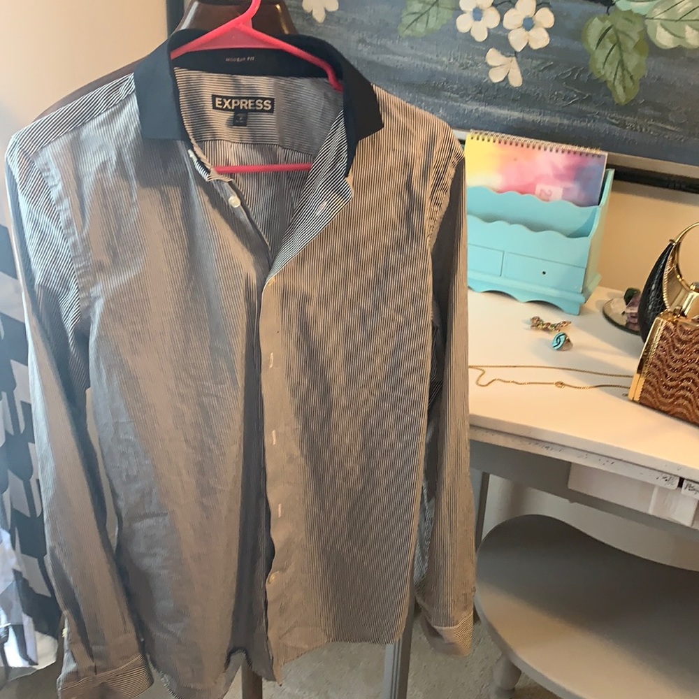 3/$20 Express men’s pinstripe dress shirt